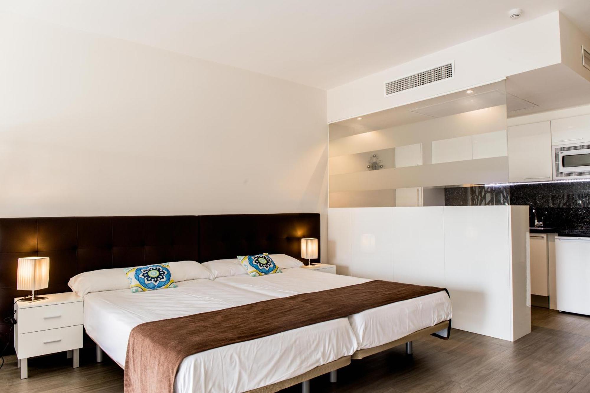 Bluesea Dimona Suites Торремолинос Экстерьер фото